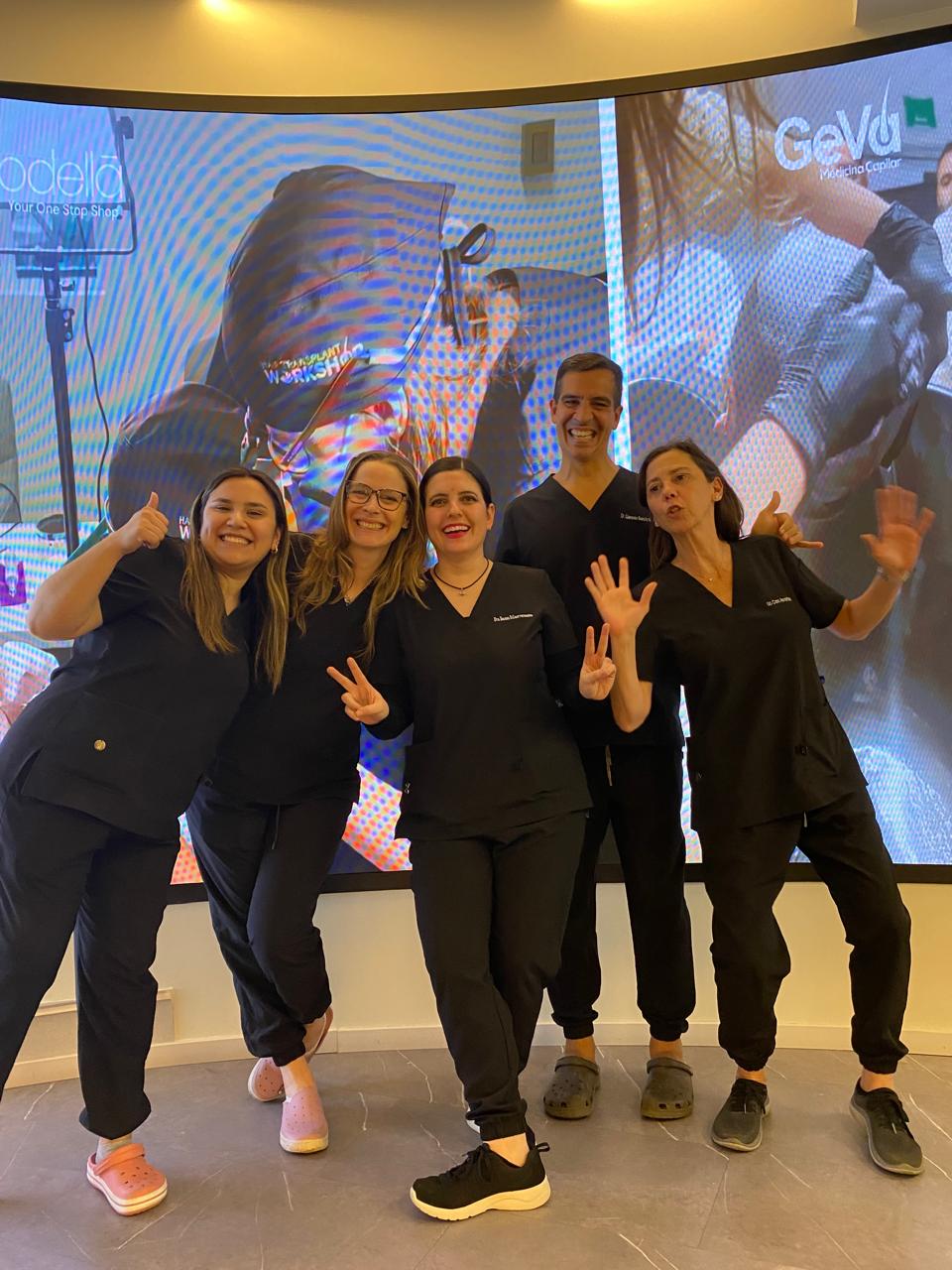 Equipo médico durante Hair Transplant Workshop by GeVa